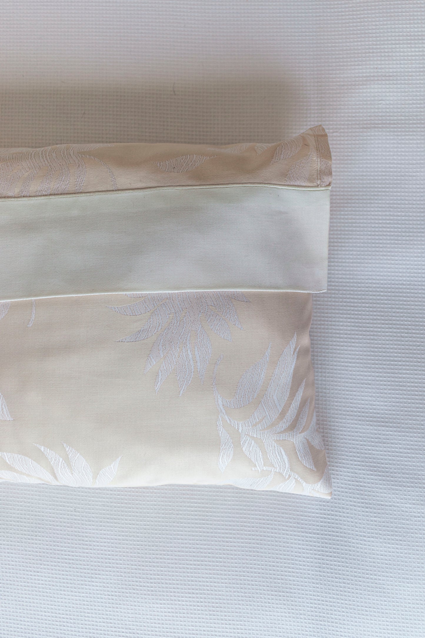 Bolsa de Ropa Camelia Jacinto